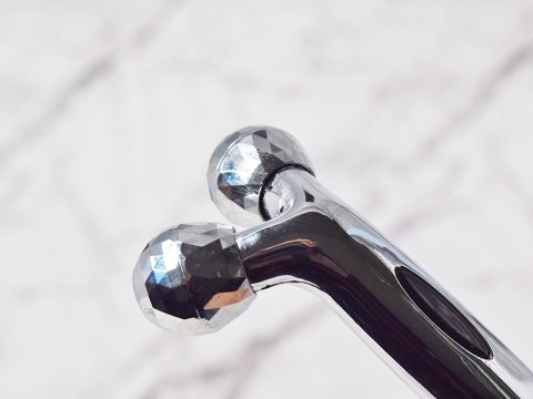 Masażer do ciała twarzy obrotowy 3d ujędrniający Masażer do ciała twarzy obrotowy 3d ujędrniający