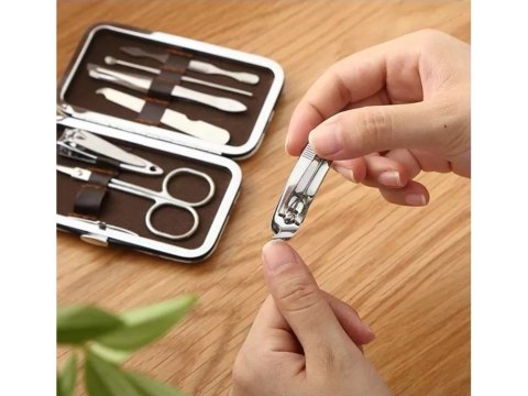 Zestaw do paznokci przybornik manicure etui 7 elem Zestaw do paznokci przybornik manicure etui 7 elem