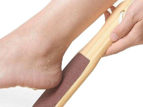 Tarka drewniana do stóp pięt pumeks dwustronna Tarka drewniana do stóp pięt pumeks dwustronna