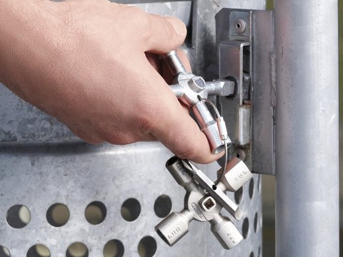 Uniwersalny klucz do szafek elektrycznych 10w1 Uniwersalny klucz do szafek elektrycznych 10w1