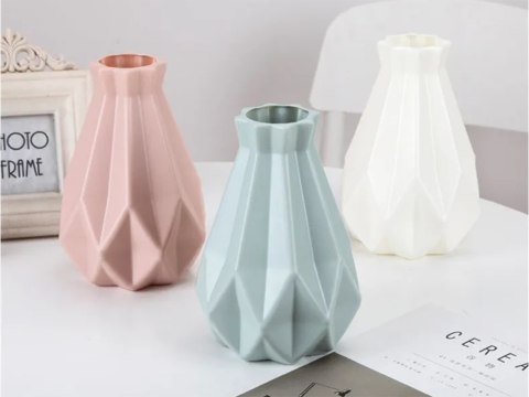 Wazon plastikowy na kwiaty nietłukący skandynawski nowoczesny 20cm flakon Wazon plastikowy na kwiaty nietłukący skandynawski nowoczesny 20cm flakon