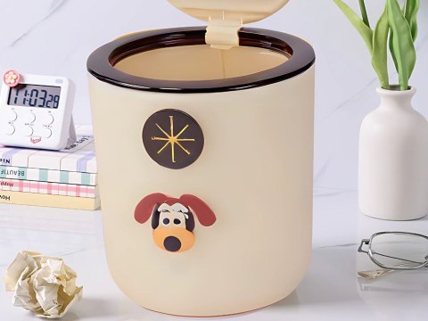 Mini kosz na śmieci piesek do pokoju dziecęcego 2l na klik mały poręczny Mini kosz na śmieci piesek do pokoju dziecęcego 2l na klik mały poręczny