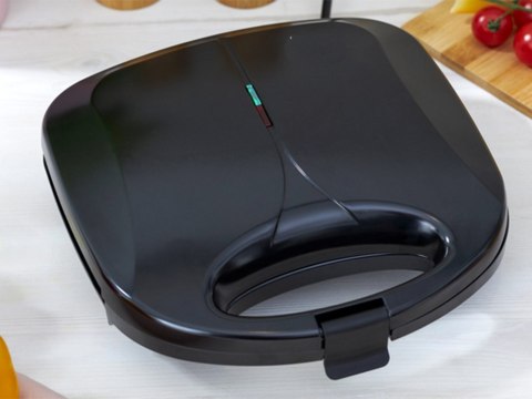Toster opiekacz do kanapek tostów grzanek 750w sandwich podwójny czarny Toster opiekacz do kanapek tostów grzanek 750w sandwich podwójny czarny