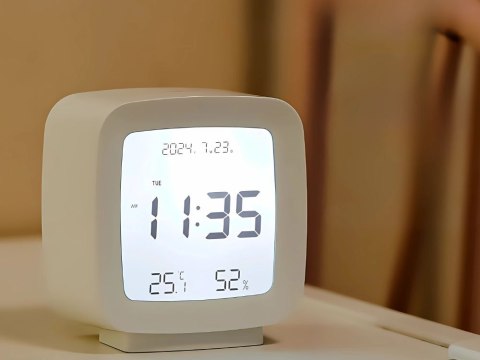 Zegar budzik z datą i temperaturą z funkcją drzemki lcd wilgoć w powietrzu Zegar budzik z datą i temperaturą z funkcją drzemki lcd wilgoć w powietrzu