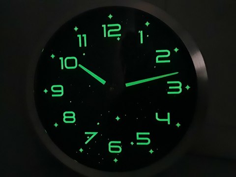 Zegar ścienny fluorescencyjny duży cichy świecące cyfry gwiazdki 30cm Zegar ścienny fluorescencyjny duży cichy świecące cyfry gwiazdki 30cm