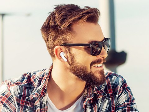 Słuchawki douszne bluetooth bezprzewodowe z etui ładującym led i mikrofonem Słuchawki douszne bluetooth bezprzewodowe z etui ładującym led i mikrofonem