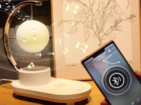 Lampka księżyc rgb z ładowarką indukcyjną 10w led usb głośnik bluetooth Lampka księżyc rgb z ładowarką indukcyjną 10w led usb głośnik bluetooth