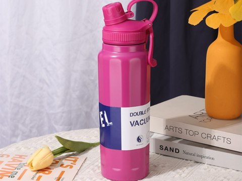 Termos bidon termiczny kubek pojemny 700ml z uchwytem na ciepłe i zimne Termos bidon termiczny kubek pojemny 700ml z uchwytem na ciepłe i zimne