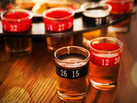 Alkoholowa gra ruletka imprezowa+kieliszki 16szt Alkoholowa gra ruletka imprezowa+kieliszki 16szt
