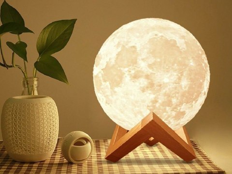 Lampka nocna świecący księżyc 3d moon light 8cm Lampka nocna świecący księżyc 3d moon light 8cm