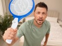 Elektryczna paletka do łapania much łapka packa na muchy komary ćmy muszki