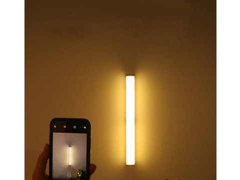 Lampka samoprzylepna listwa podszafkowa do szafy Lampka samoprzylepna listwa podszafkowa do szafy