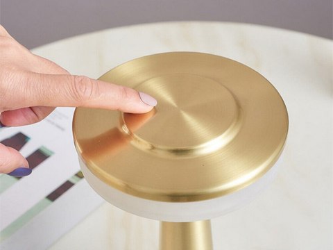 Lampka nocna stołowa dotykowa lampa 3 stopniowa do sypialni bezprzewodowa Lampka nocna stołowa dotykowa lampa 3 stopniowa do sypialni bezprzewodowa