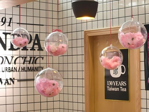 Kule bombki akrylowe przezroczyste bombka 8cm plastikowe nietłukące 12szt Kule bombki akrylowe przezroczyste bombka 8cm plastikowe nietłukące 12szt