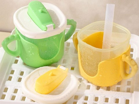 Kubek niekapek dla dziecka do picia silikonowe uchwyty 300ml ze słomką Kubek niekapek dla dziecka do picia silikonowe uchwyty 300ml ze słomką