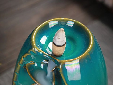 Kominek zapachowy ceramiczny wodospad kadzidło aromaterapia + 10 knotów Kominek zapachowy ceramiczny wodospad kadzidło aromaterapia + 10 knotów