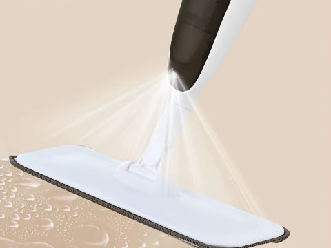 Mop płaski ze spryskiwaczem długi 120cm 350ml +3 szt wkładów z mikrofibry Mop płaski ze spryskiwaczem długi 120cm 350ml +3 szt wkładów z mikrofibry