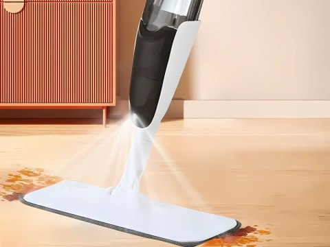 Mop płaski ze spryskiwaczem długi 120cm 350ml +3 szt wkładów z mikrofibry Mop płaski ze spryskiwaczem długi 120cm 350ml +3 szt wkładów z mikrofibry